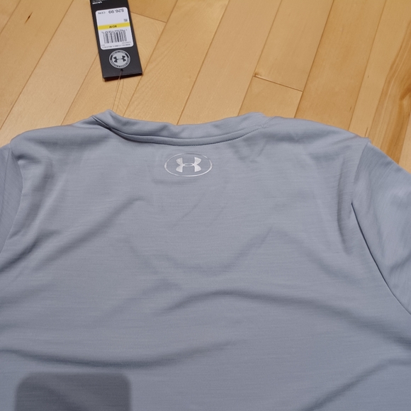 Under Armour tshirt - Picture 6 of 6